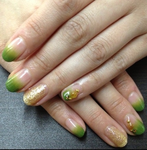 アーミーカラー。