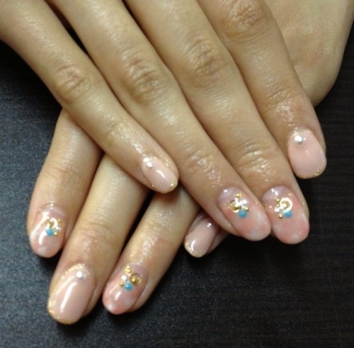 友人のブライダルネイル。