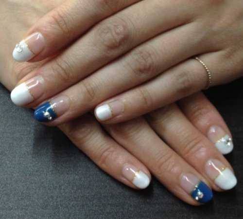 パールホワイトとブルー。