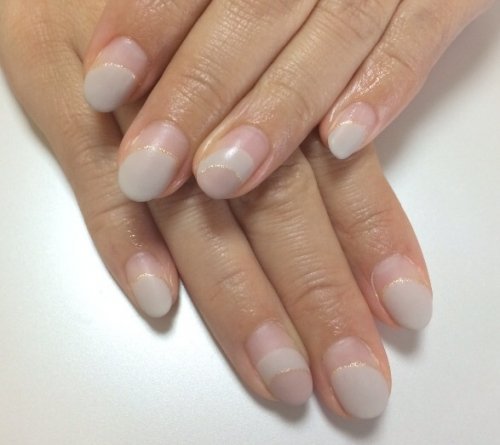 マットなバルーンフレンチ。