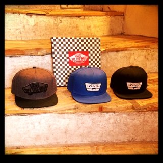 VANS スナップバックCAP！