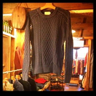 ケーブル編みコットンニット入荷！