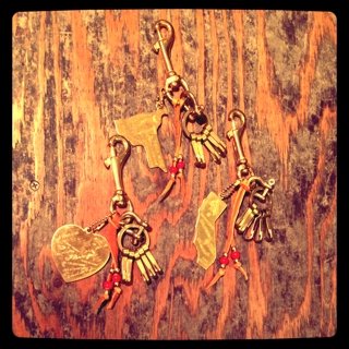 ブラス製チャームキーフック入荷!!