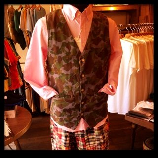 カモ柄ベスト！！