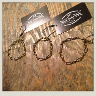 RE ACTアクセサリー　ブレスレット入荷！！