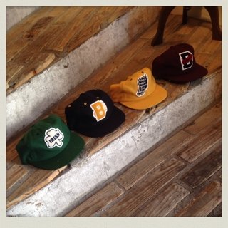 ウール地ベースボールキャップ入荷！
