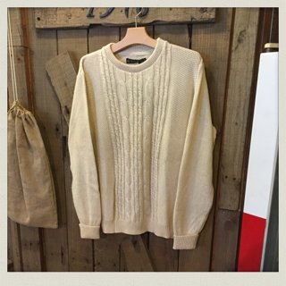 ケーブルニット入荷！！