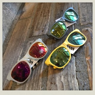 VANS ミラーレンズサングラス入荷！！