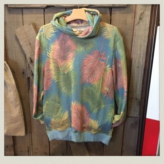 総柄パーカー入荷！！