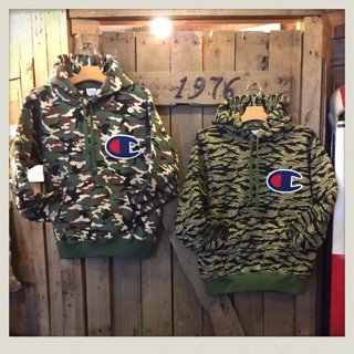Champion デカロゴカモ柄パーカー入荷!!