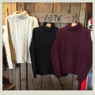 タートルネックウールセーター入荷!!