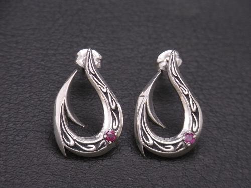 フィッシュフック(釣り針)ピアス シルバー925×ルビー Grand Galleria