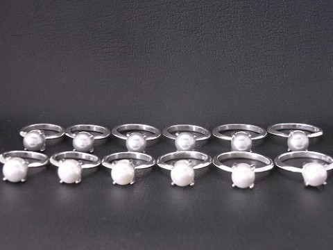 オーダーメイド　12個の真珠で12本の指輪を作製