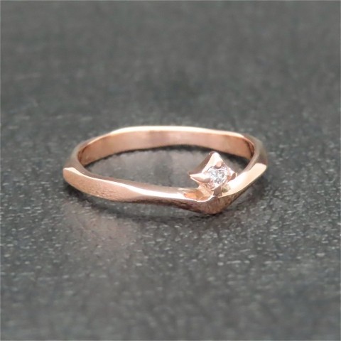 アンティークリングのご紹介です!