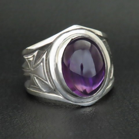 アメジストクリスリングのご紹介です!