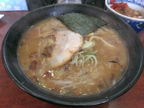 背あぶら醤油ラーメン&塊り肉のビーフカレー