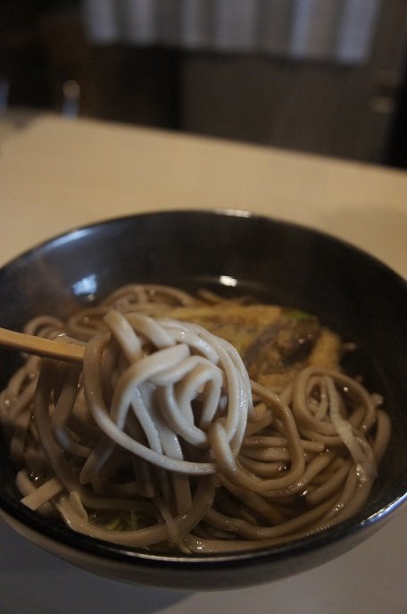 結（ゆい）さんのごぼ天そば
