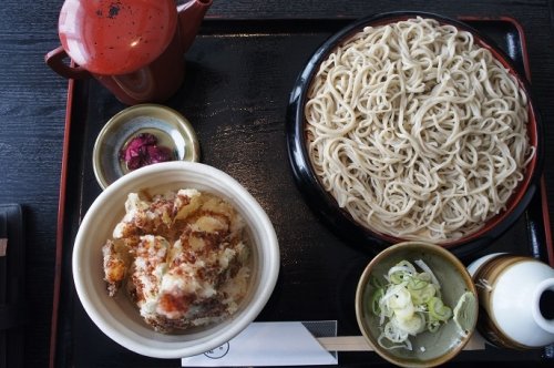 一粒さんの天丼そばセット