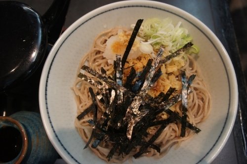 そば処一休さんの冷やしたぬきそば