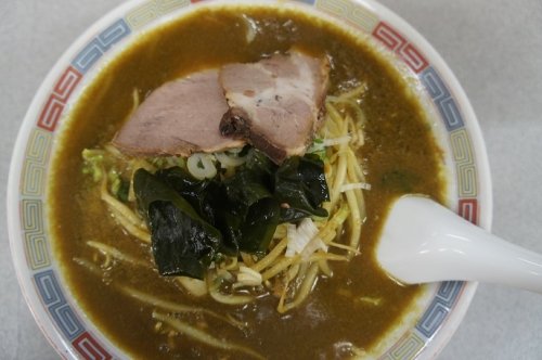 味の大王本店さんのカレーラーメン(室蘭市)