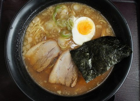 料理店ど~もさんの醤油らーめん