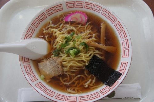 食彩百盛さんの醤油ラーメン