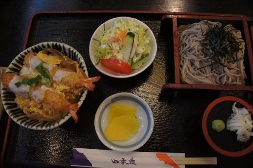 新店オープン！四季の恵さんのエビ丼とザルそばのセット