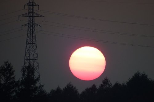 西の空に穴が開いた～ッ！？
