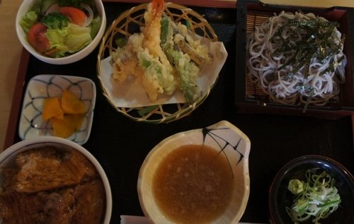 今月末で閉店…もり惣さんのそば定食