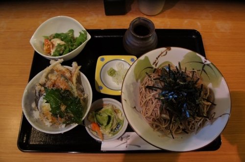 中札内村・蕎麦　花・はなさんのセットそば