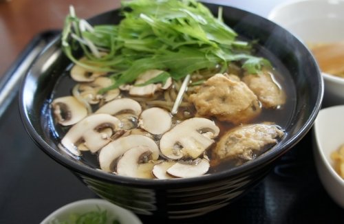 今年の麺食おさめ?開拓舎さんのあんかけつみれ蕎麦