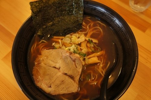新店オープン！　ラーメンとカレーのお店　こんのさんの豚鶏麺