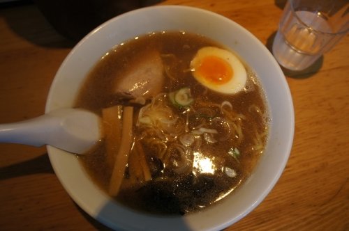 最後まで熱々～♪てる次郎さんのしょう油らーめん