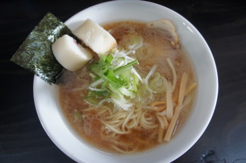 新店オープン! 麺好き うるふ さんの正油ラーメン