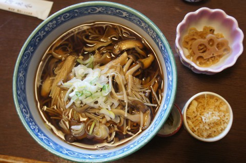 鹿追町・海老金さんのきのこそば&寿司セット