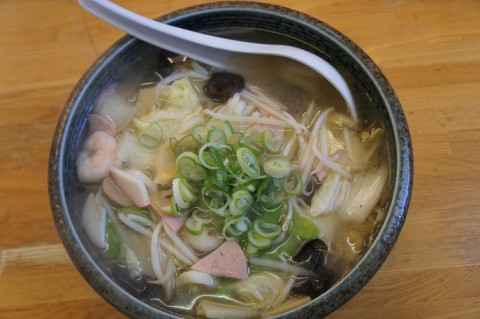 浦幌町・華美亭さんの五目麺(塩味)