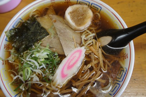 芽室町・三平芽室坂の上店さんの昔風正油メン