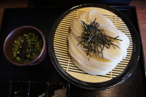 池田町・麦笑さんのざるうどん～これぞ讃岐うどん!