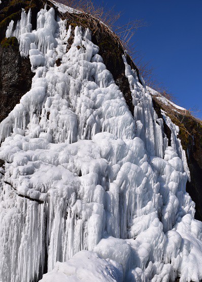 広尾町・フンベの滝が氷結～♪