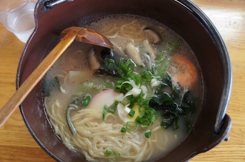鹿追町・花のやさんの特製山海ラーメン