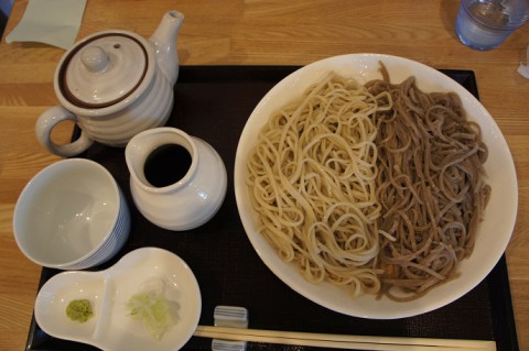 音更町・蕎麦二天さんのざる二色