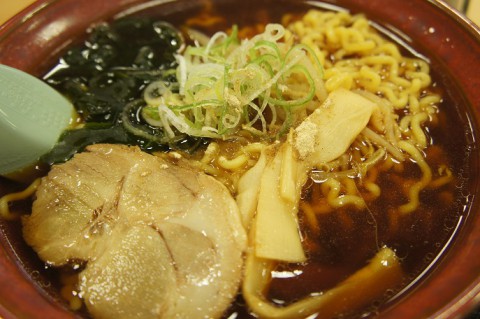 空港内レストラン～ハートフィールドさんの正油ラーメン