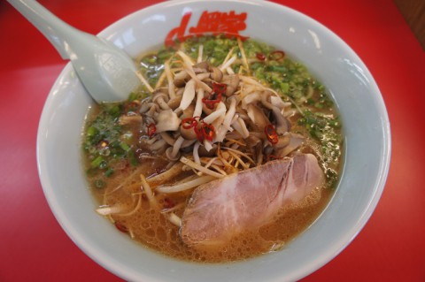 音更町・山岡家音更店さんのきのこ醤油ラーメン