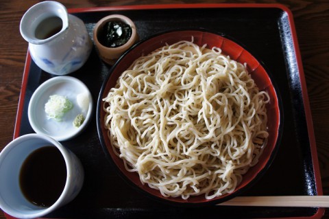 清水町・目分料さんのざるそば