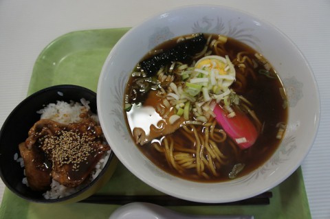 レストランオーロラさんのラーメン豚丼セット