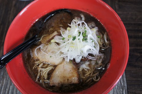 移転オープン! TAZATONさんの黒豚骨ラーメン