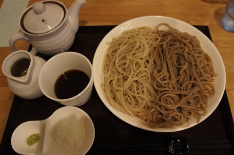 音更町・蕎麦二天さんの二色ざる