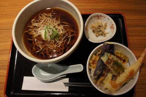 オープン! 士幌町・じろう食堂さんのそばと天丼セット