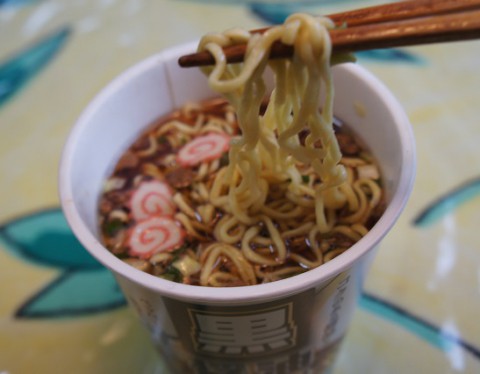 カップ麺・黒醤油ラーメン～♪