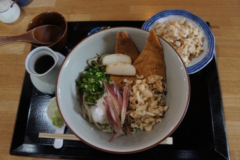 札幌市西区・手打蕎麦たぐとさんの冷やしたぬきつ